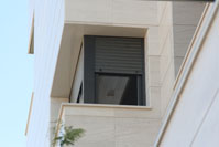 Ventana batiente de aluminio